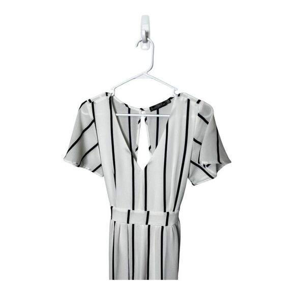 Crystal Doll junior's white and black striped romper size 3 - Picture 7 of 13